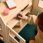 KIDS CONCEPT. Ξύλινο Κουκλόσπιτο Τριώροφο AIDEN