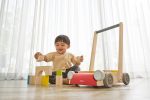 Plan Toys. Περπατούρα αυτοκίνητo