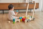 Plan Toys. Περπατούρα αυτοκίνητo