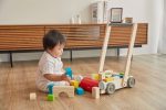 Plan Toys. Περπατούρα αυτοκίνητo