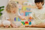 Plan Toys. Ξύλινο παιχνίδι ισορροπίας με φορτίο