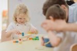 Plan Toys. Ξύλινο παιχνίδι ισορροπίας με φορτίο