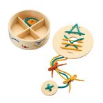 Plan Toys. Πίνακες με κορδόνια