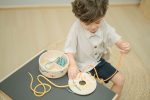 Plan Toys. Πίνακες με κορδόνια